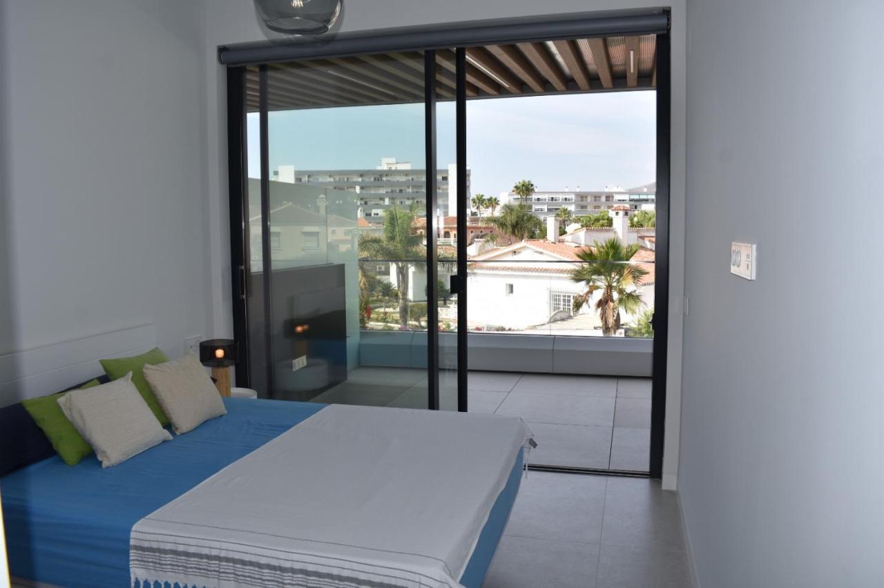 Luxury Complex Beachfront Apartment, Infinity Pool, Sauna, Gym And Large Terrace Torremolinos Exteriér fotografie
