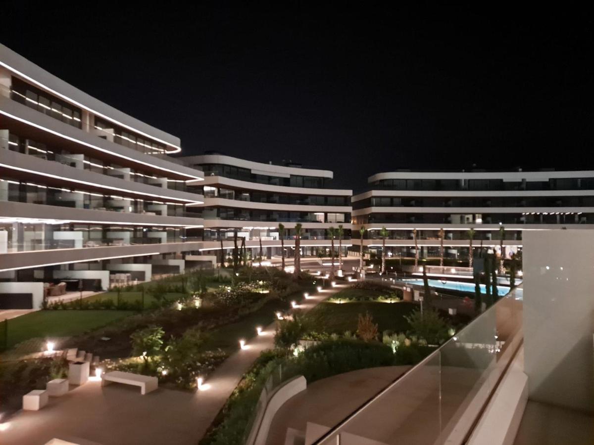 Luxury Complex Beachfront Apartment, Infinity Pool, Sauna, Gym And Large Terrace Torremolinos Exteriér fotografie