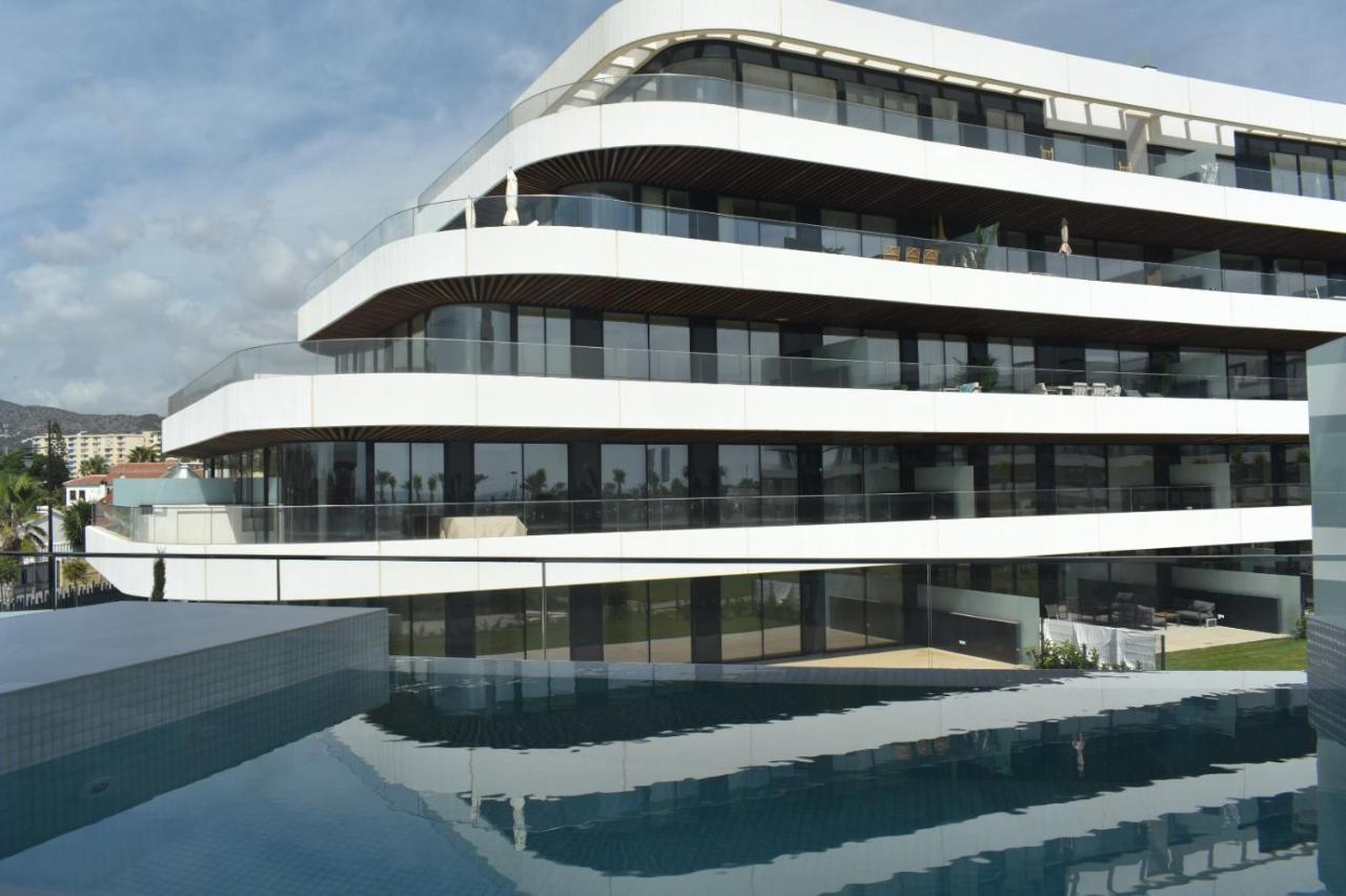 Luxury Complex Beachfront Apartment, Infinity Pool, Sauna, Gym And Large Terrace Torremolinos Exteriér fotografie