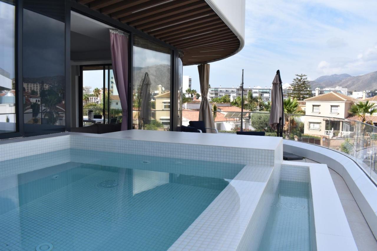 Luxury Complex Beachfront Apartment, Infinity Pool, Sauna, Gym And Large Terrace Torremolinos Exteriér fotografie