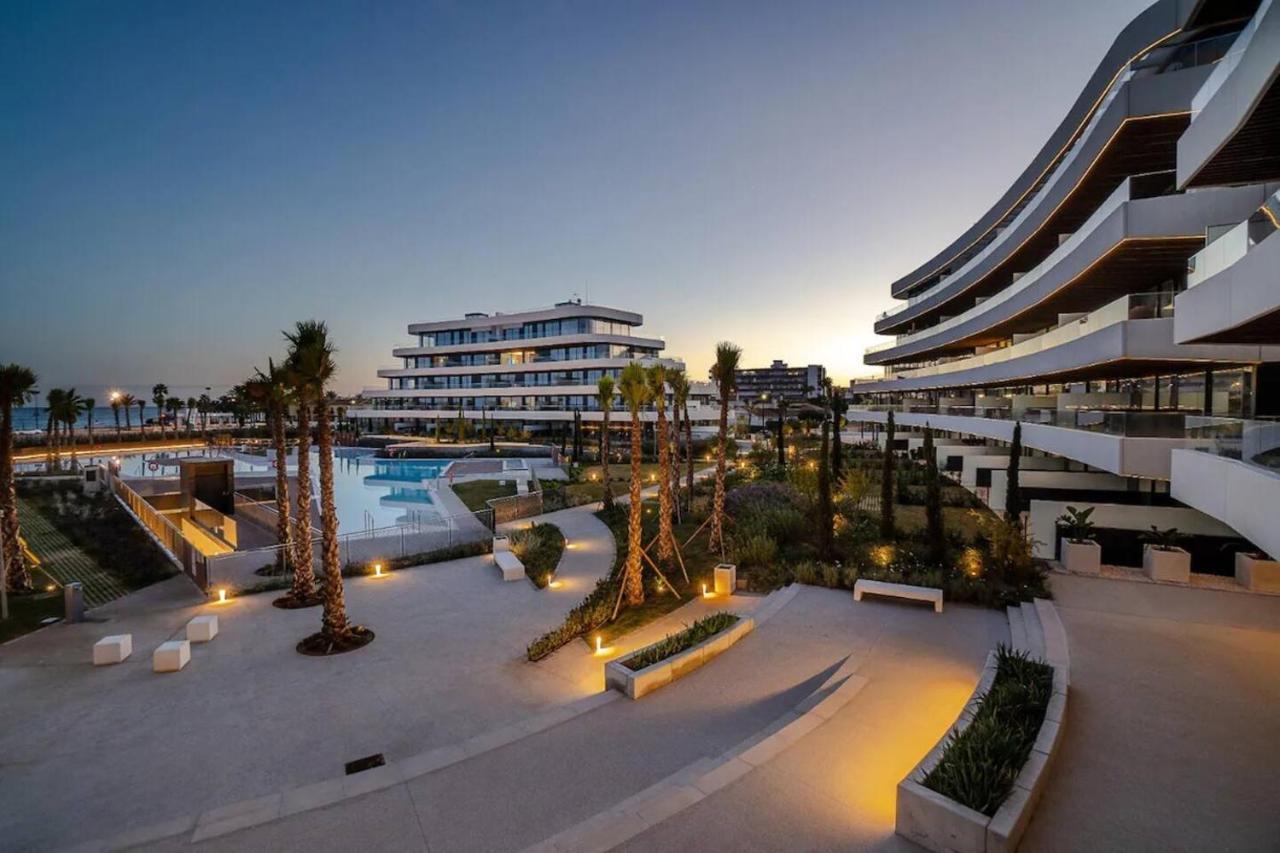 Luxury Complex Beachfront Apartment, Infinity Pool, Sauna, Gym And Large Terrace Torremolinos Exteriér fotografie