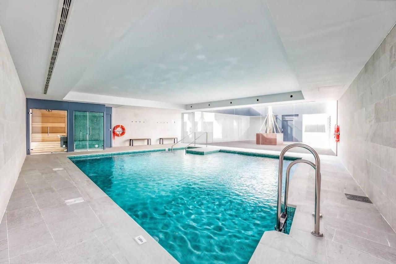 Luxury Complex Beachfront Apartment, Infinity Pool, Sauna, Gym And Large Terrace Torremolinos Exteriér fotografie